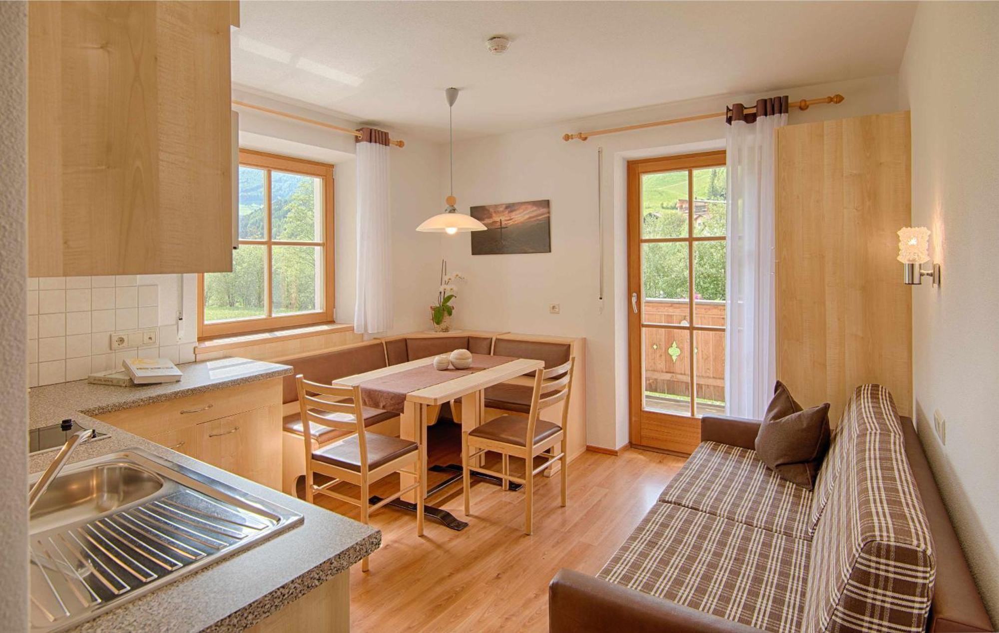 Apartments & Wellness Loefflerblick Cadipietra Chambre photo
