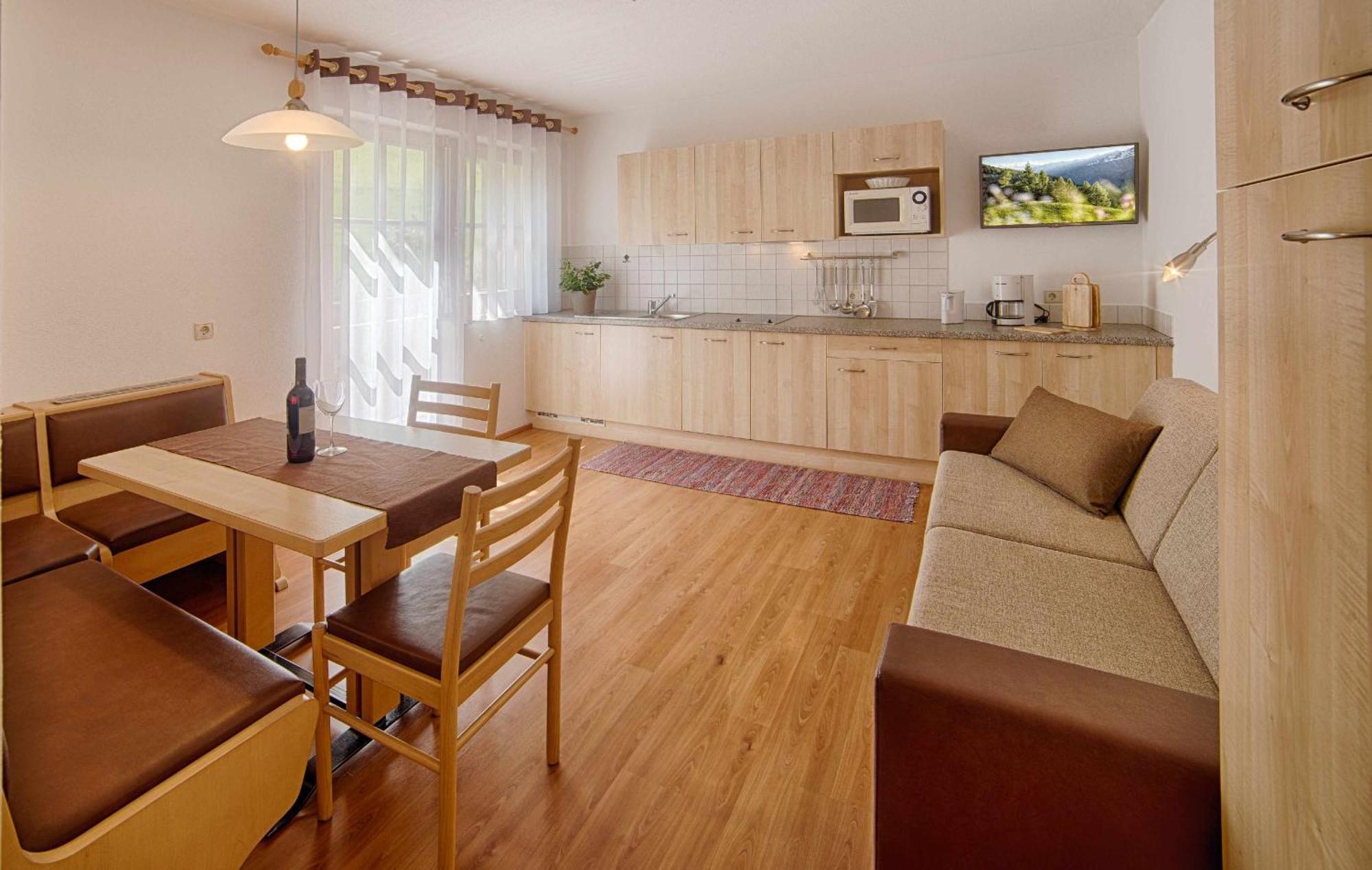 Apartments & Wellness Loefflerblick Cadipietra Chambre photo
